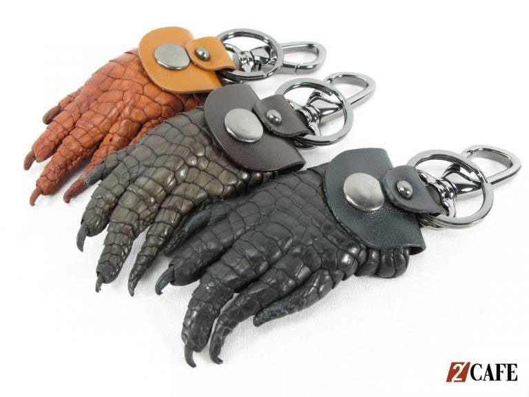 cua-hang-moc-khoa-dep-bang-da-ca-sau-3-min