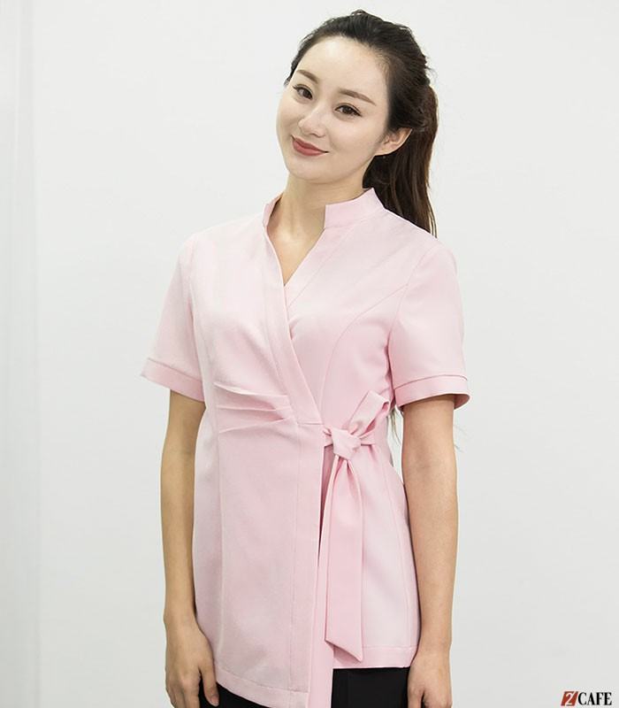 Mẫu áo spa màu hồng yakata điệu đà (Ảnh: Internet)
