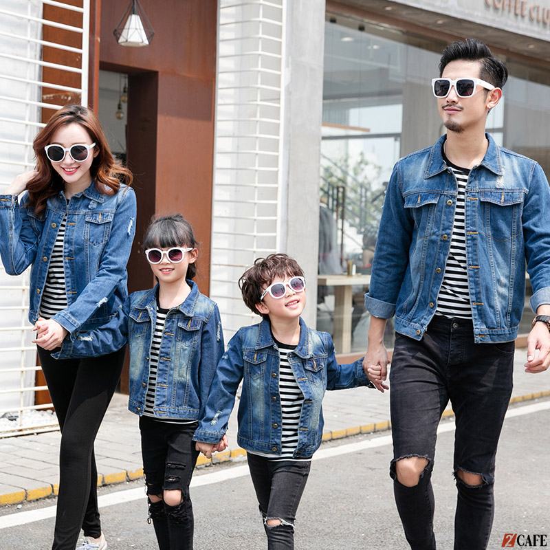 Áo khoác jeans cho gia đình trẻ trung, cá tính (Ảnh: Internet)