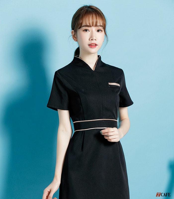 Mẫu đồng phục quản lý spa màu đen sang trọng tại đồng phục Hà Thành (Ảnh: Internet)