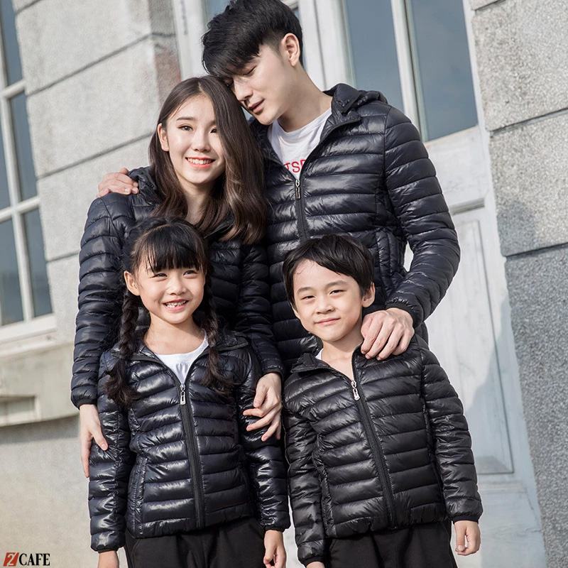 Mùa đông lạnh không thể thiếu được những chiếc áo khoác phao ấm áp cho gia đình (Ảnh: Internet)