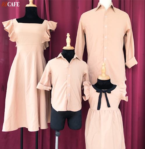Cả gia đình nổi bật trong bữa tiệc với set đồ dự tiệc tông hồng cam với thiết kế váy tay bèo trẻ trung cho mẹ & bé gái (Ảnh: internet)
