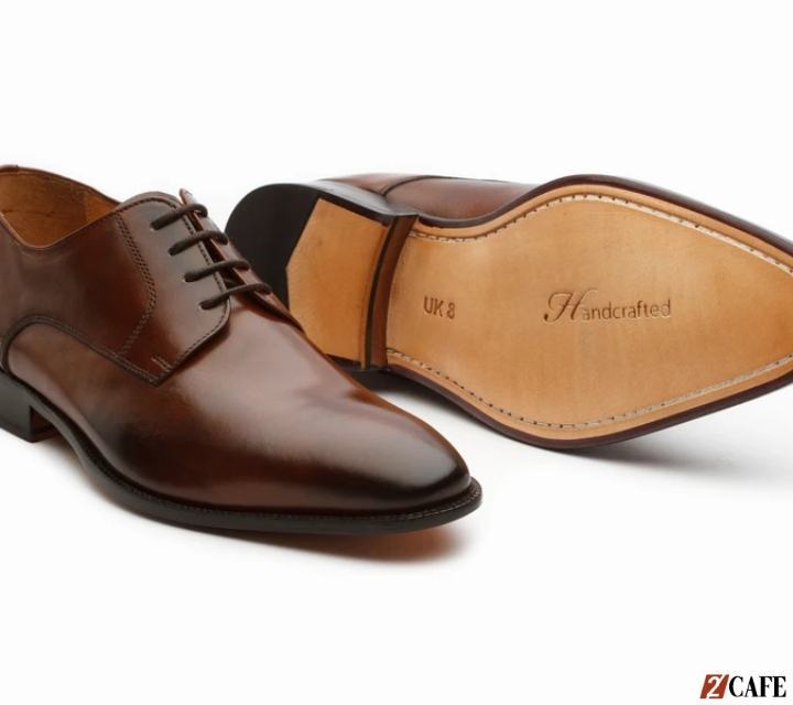 Giày tây nam Derby là lựa chọn sành điệu và trẻ trung dành cho quý ông. Hãy cùng ngắm nhìn những đôi giày tây nam Derby đa dạng về màu sắc và phong cách để chọn ra đôi giày phù hợp nhất cho bản thân.