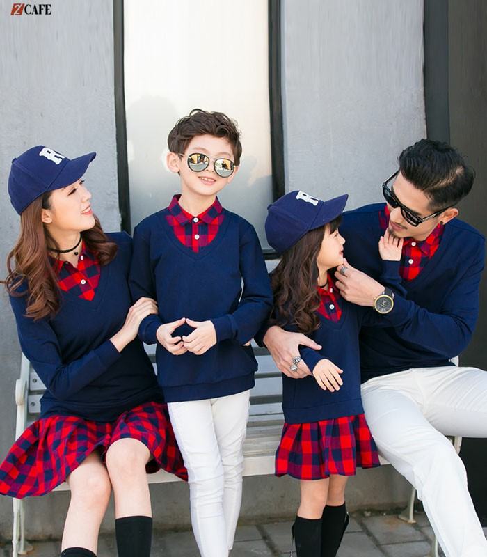 Bạn có thể tìm thấy các thiết kế áo sơ mi gia đình 4 người kết hợp váy tại thương hiệu đồng phục Ngôi Sao với các mẫu khá trẻ trung (Ảnh: Internet)