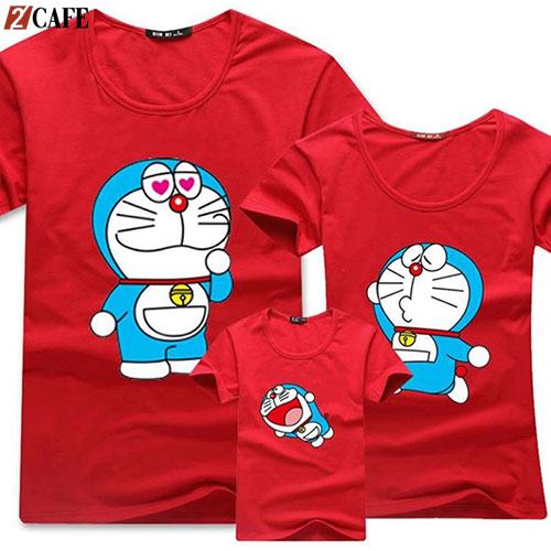 Áo đồng phục gia đình màu đỏ in hình Doraemon đáng yêu
