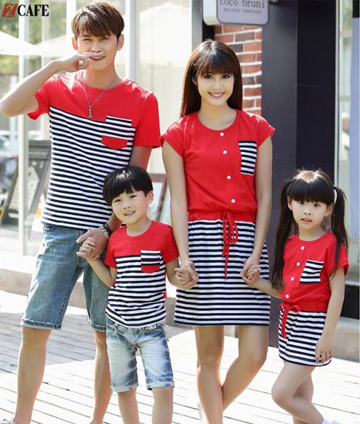 Áo đồng phục gia đình màu đỏ họa tiết sọc trẻ trung